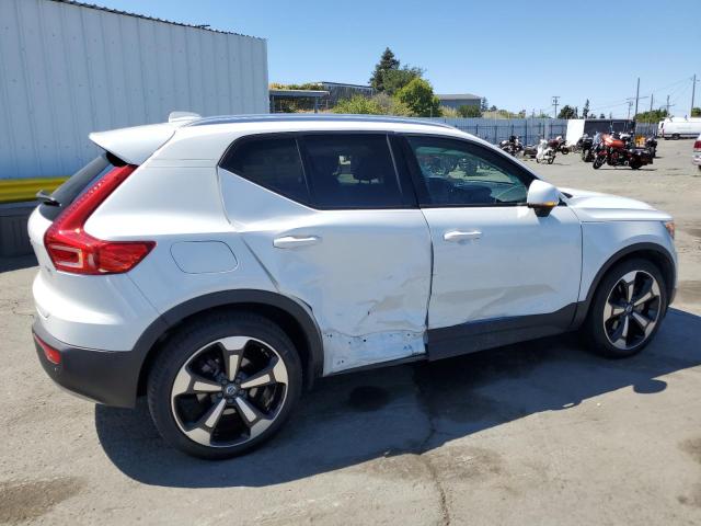 VOLVO XC40 T4 MOMENTUM 2018