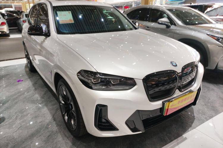 BMW iX3	2023