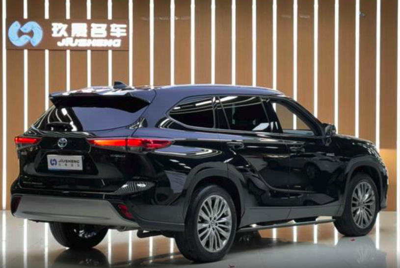 TOYOTA HIGHLANDER HYBRID Premium Edition 2023