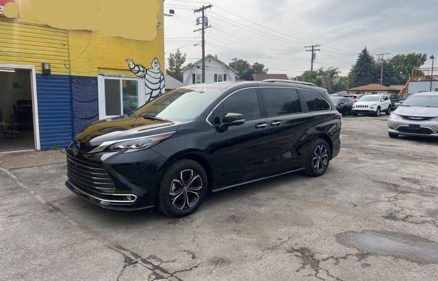 TOYOTA SIENNA LIMITED 2025