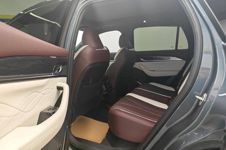 Geely Monjaro 2021