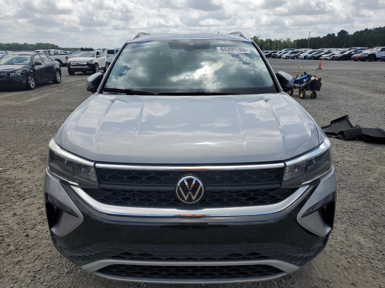 VOLKSWAGEN TAOS SE 2023