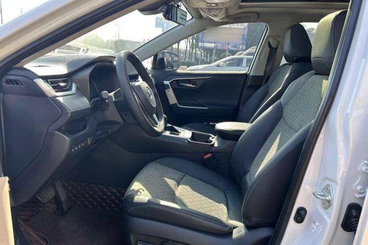 TOYOTA RAV4 2023