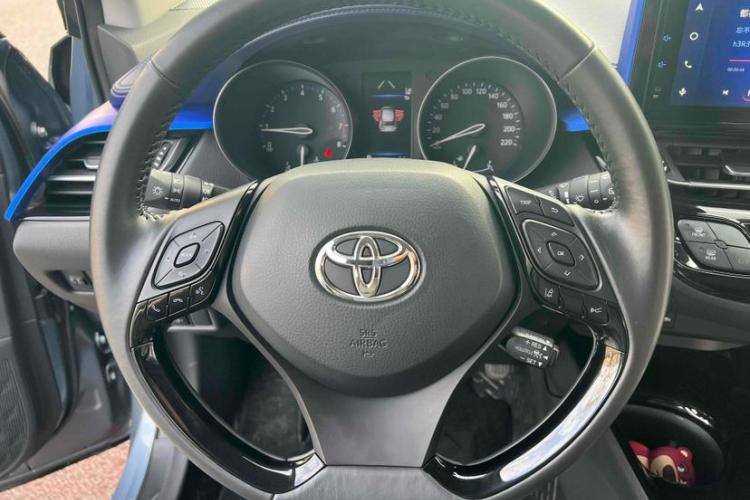 TOYOTA C-HR Deluxe Edition 2021