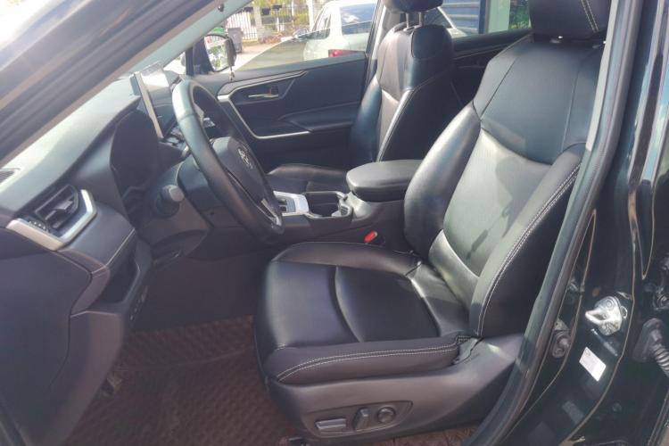 Toyota RAV4 2021