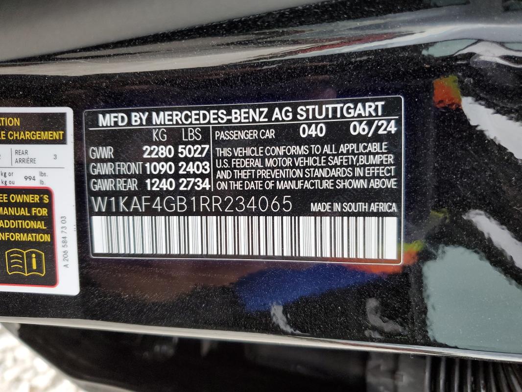 MERCEDES-BENZ C 300 2024