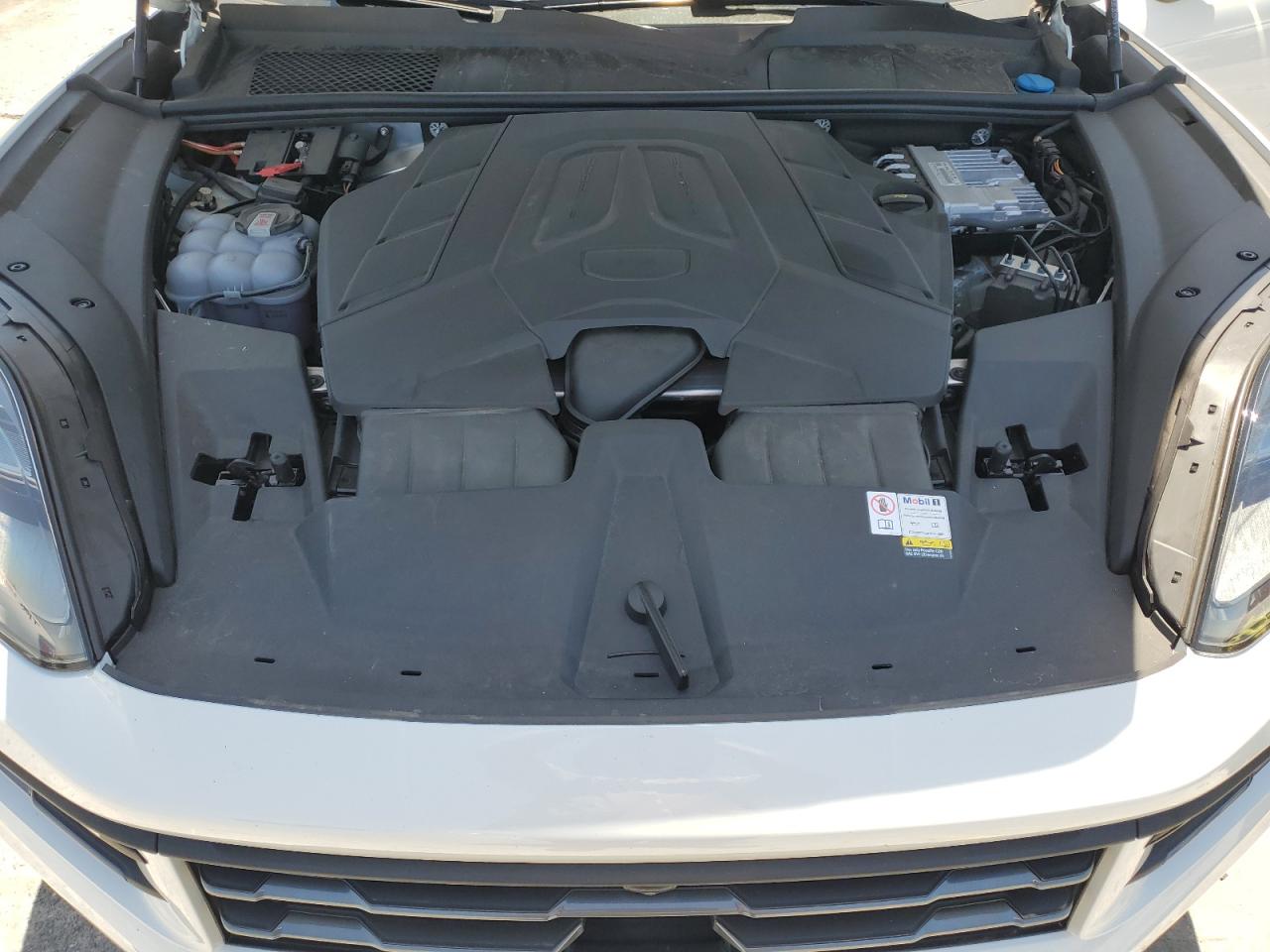 PORSCHE CAYENNE 2024