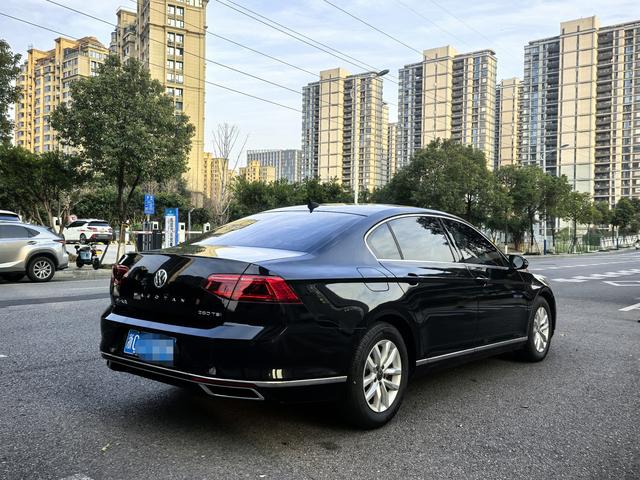 VOLKSWAGEN PASSAT 2020