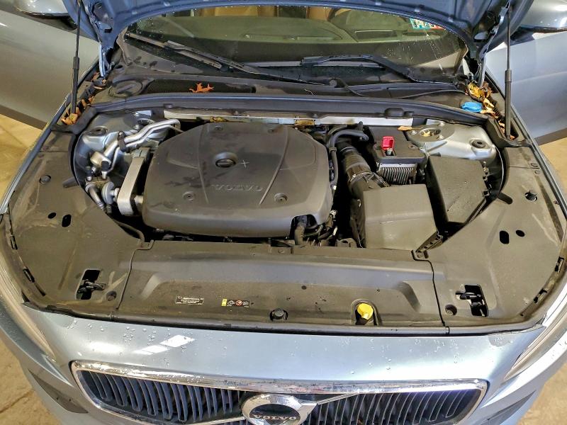 VOLVO S90 T6 MOMENTUM 2019