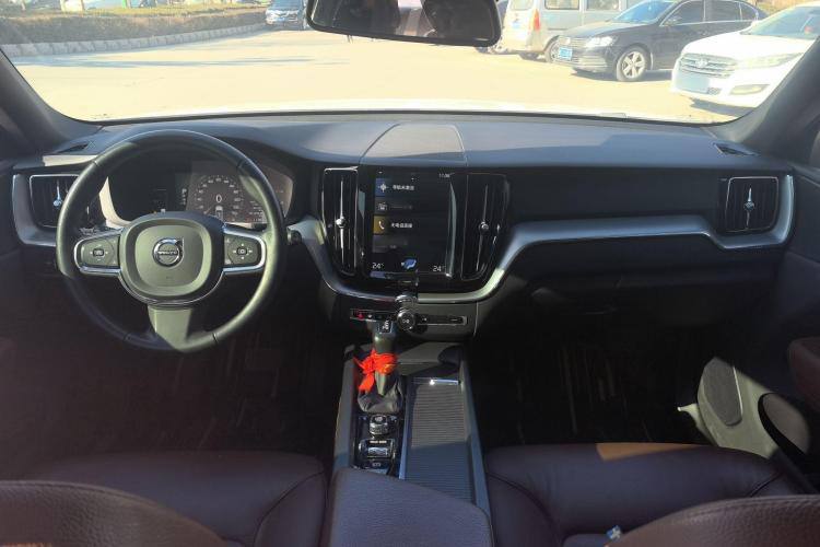 Volvo XC60 2021