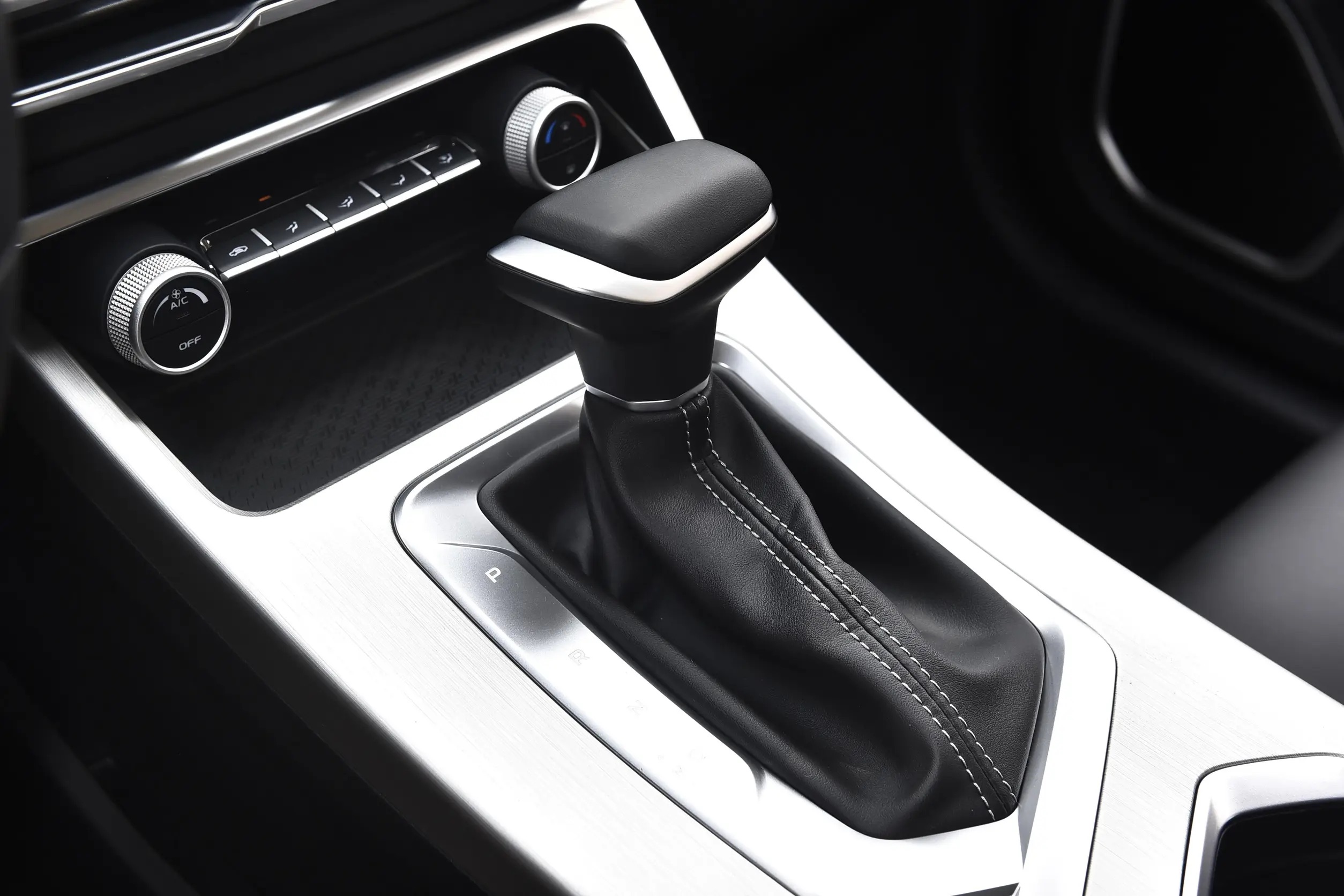 Geely Coolray Binyue 2025