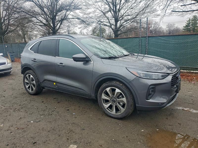 FORD ESCAPE PLATINUM 2025