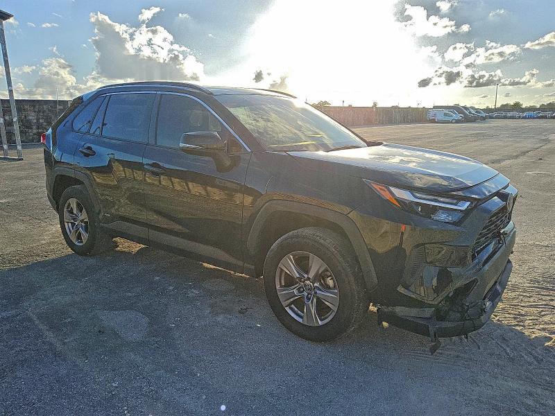 TOYOTA RAV4 XLE 2023