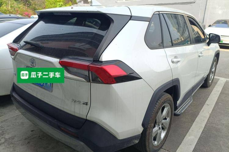 TOYOTA RAV4 2022