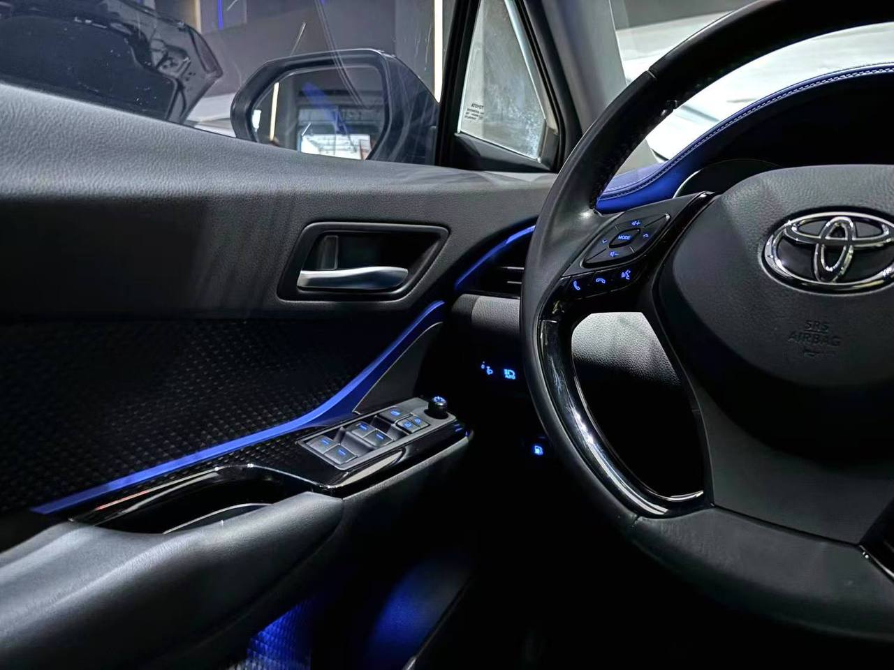 TOYOTA C-HR 2021
