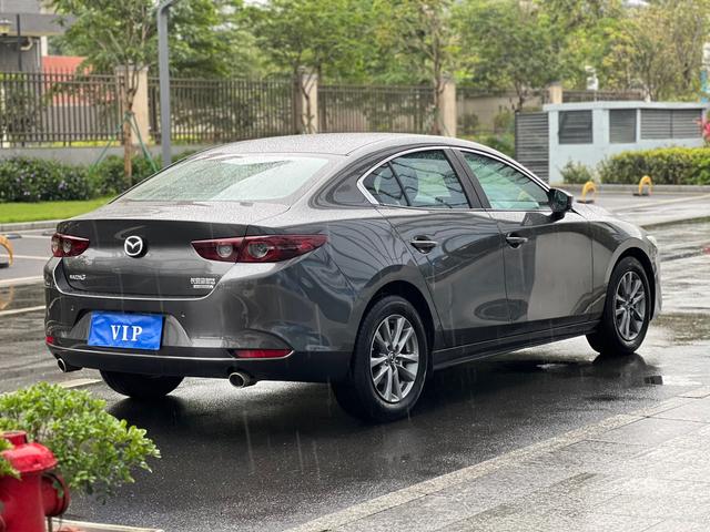 MAZDA 3 2022