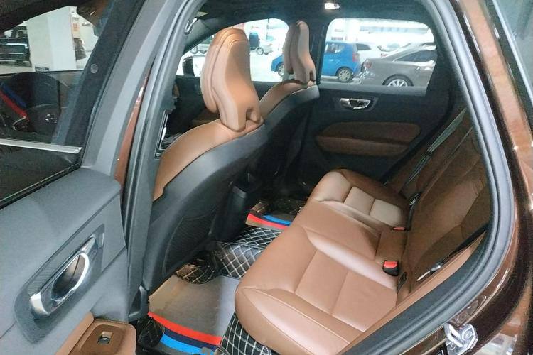 Volvo XC60 2021