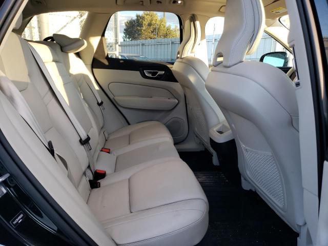 VOLVO XC60 T6 MOMENTUM 2021