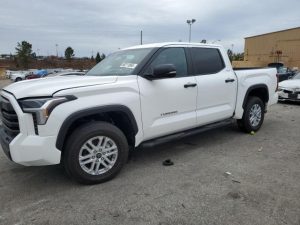 TOYOTA TUNDRA CREWMAX SR 2024
